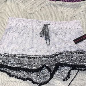 brand new no boundaries flowy shorts